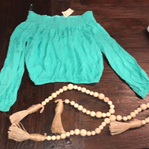 NWT ARDEN B OFF THE SHOULDER TOP💛 - Picture 7 of 16